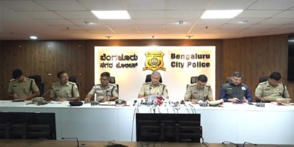 બેંગલુરુમાં 8,335 એલએસડી સ્ટ્રીપ્સ સહિત ₹10 કરોડના ડ્રગ્સ જપ્ત; કેરળના બે દાણચોરોની ધરપકડ