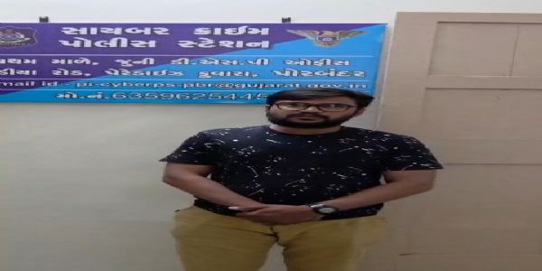 બાળકોને ઉપાડી જતી ગેંગ અંગે સોશિયલ મીડિયામાં અફવા ફેલાવનાર યુવાનને કાયદા નું ભાન કરાવતી પોલીસ.