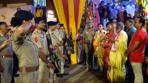 ઠાકોરજીને ગાર્ડ ઓફ ઓનર આપવુંએ પોલીસ માટે ગૌરવ પૂર્ણ ક્ષણ.