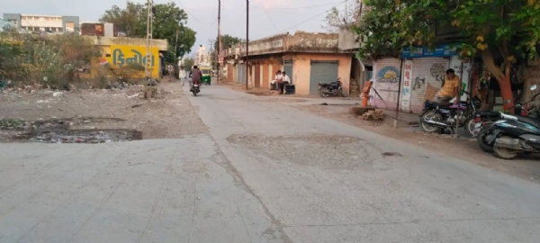 હનુમાનપરામાં રોડ ખોદી અધવચ્ચે છોડી દેવાતા લોકરોષ, નગરપાલિકા સામે ઉઠ્યો આક્રોશ