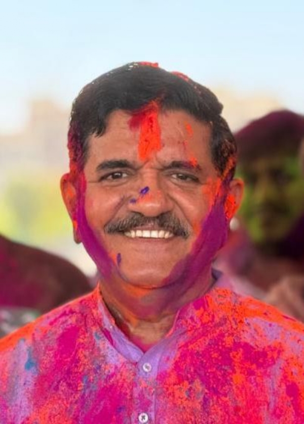 મહેસાણા સાંસદ હરિભાઈ પટેલની કાર્યકરો અને યુવાનો સાથે ધુળેટીની ઉજવણી