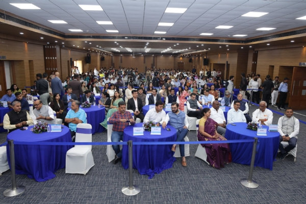 ગુજરાત યુનિવર્સિટી ખાતે વિકાસની ત્રિવેણી