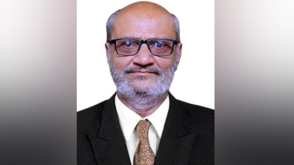 એડવોકેટ મનોજ