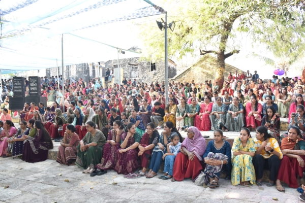 બખરલા અને ખાભોદર ગામ ખાતે હોળી-ધૂળેટી પર્વની ઉજવણી કાર્યક્રમમાં કેબિનેટ મંત્રી અર્જુન મોઢવાડીયા જોડાયા.