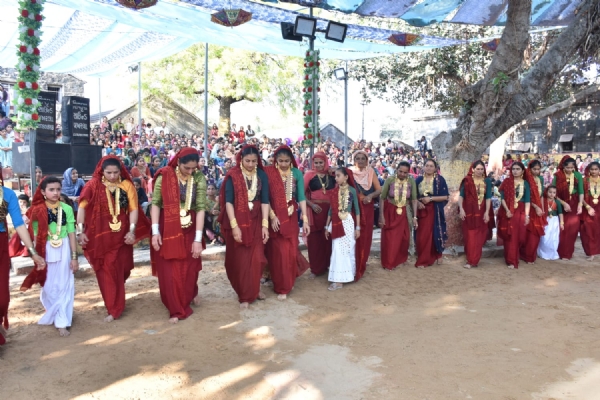 બખરલા અને ખાભોદર ગામ ખાતે હોળી-ધૂળેટી પર્વની ઉજવણી કાર્યક્રમમાં કેબિનેટ મંત્રી અર્જુન મોઢવાડીયા જોડાયા.