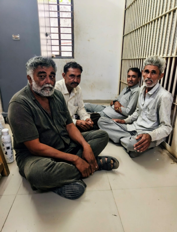 ચાર સ્થળોએ ચાલતા જુગાર ધામ પર દરોડામાં ચાર મહિલા સહિત 16 શખ્સો ઝડપાયા