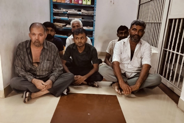 જિલ્લા માં ચાર સ્થળો ચાલતા જુગારધામ પર દરોડામાં 18 જુગરીઓ ઝડપાયા.