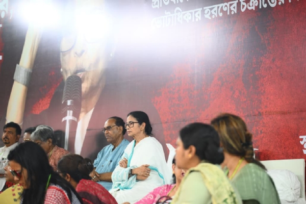 પશ્ચિમ બંગાળના મુખ્યમંત્રી મમતા બેનર્જી