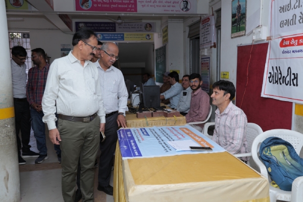 મહાનગરપાલિકા દ્વારા આયોજિત સેવા સેતુ કાર્યક્રમમાં 2473 અરજીઓનો સ્થળ પર નિકાલ કરાયો.