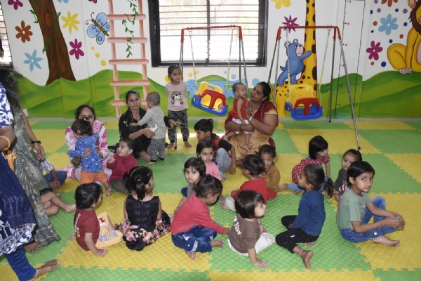 ઘોડિયાઘર