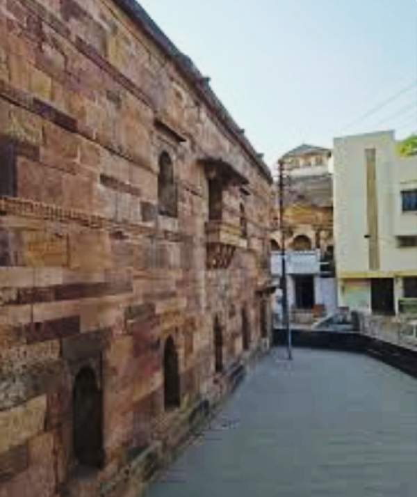 ભરૂચમાં ઐતિહાસિક ધરોહર જામા મસ્જિદના મૂળ સ્વરૂપના મુદ્દે ગરમાયું રાજકારણ