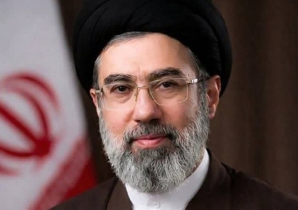 સ્વર્ગસ્થ આયાતુલ્લાહ અલી ખામેનેઇના પુત્ર, મોજતબાને તેમના ઉત્તરાધિકારી તરીકે પસંદ કરવામાં આવ્યા