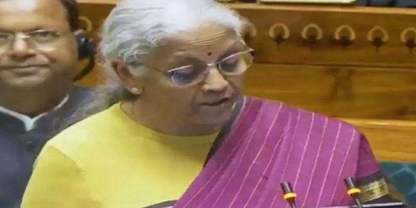 વૈશ્વિક સ્તરે ક્રૂડ ઓઇલના ભાવમાં વધારાથી ફુગાવા પર નોંધપાત્ર અસર થવાની શક્યતા ઓછી : સીતારમણ