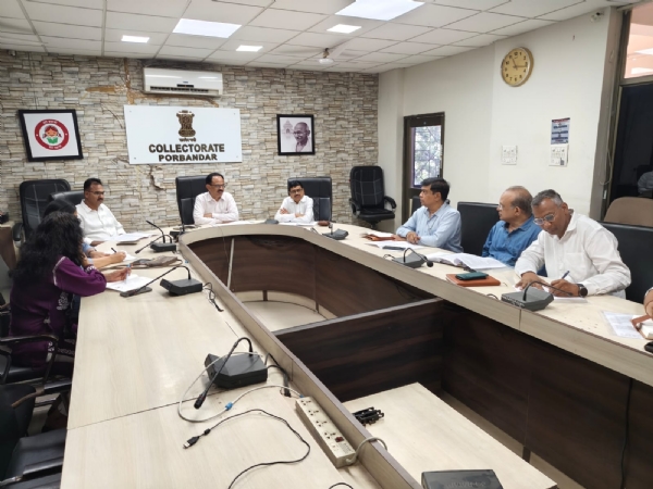 જિલ્લા કલેક્ટરના અધ્યક્ષ સ્થાને આવશ્યક ચીજવસ્તુઓની અવિરત સપ્લાય માટે જિલ્લા સ્તરીય સમિતિની બેઠક યોજાઈ.