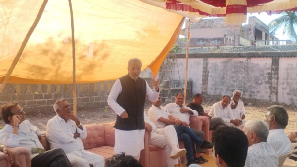 વન અને પર્યાવરણ મંત્રી અર્જુન મોઢવાડિયાના હસ્તે પોરબંદર જિલ્લાના ગ્રામ્ય વિસ્તારમાં ગ્રામ પંચાયત ભવનોના ખાતમુહૂર્ત.