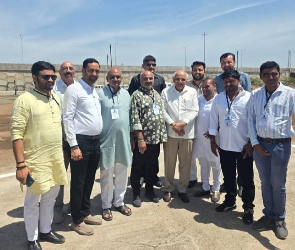 રાજુલાના છતડીયા હેલિપેડ ખાતે મુખ્યમંત્રીનું ઉષ્માભર્યું સ્વાગત