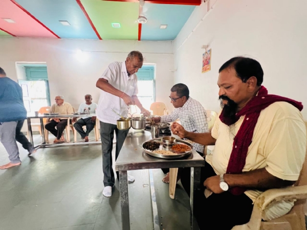 મહેસાણાનું ચાંદણકી ગામ: સામૂહિક રસોડાની અનોખી પરંપરાથી એકતાનું ઉત્તમ ઉદાહરણ