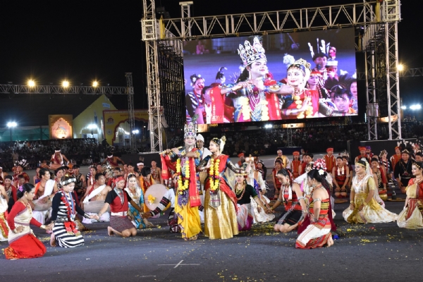 ‘શ્યામ શબદ’ ગ્રુપની પ્રસ્તુતિઓએ માધવપુર ઘેડ મેળાને બનાવ્યો કૃષ્ણ ભક્તિમય.