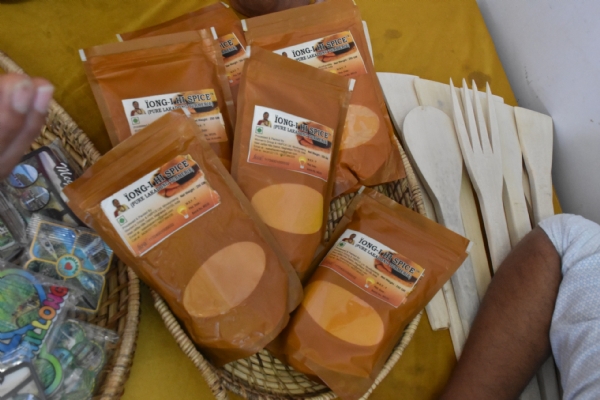 દુનિયામાં માત્ર એક જગ્યાએ થતી સ્વાસ્થ્યવર્ધક લાકા ડોંગ હળદર માધવપુરના આંગણે.