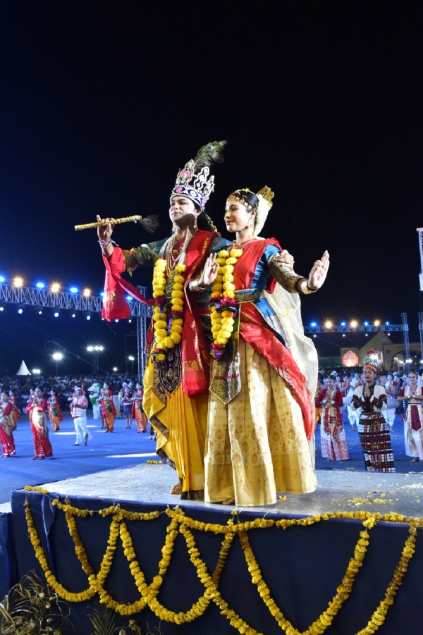 ‘શ્યામ શબદ’ ગ્રુપની પ્રસ્તુતિઓએ માધવપુર ઘેડ મેળાને બનાવ્યો કૃષ્ણ ભક્તિમય.