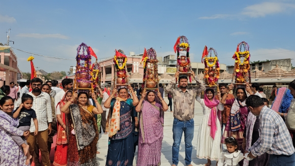 Ambaji ma aastha ni bhid