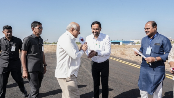 અમરેલી એરપોર્ટ પર મુખ્યમંત્રી