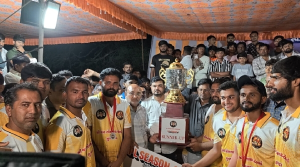 ગીર સોમનાથ  સુત્રાપાડા ખાતે સ્વ.ડો.ભરત બારડ ના સ્મરણાર્થ સુત્રાપાડા નાઈટ ટુર્નામેન્ટ