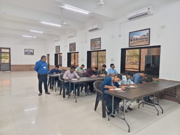 સામાજિક ન્યાયના સંદેશને શબ્દોમાં ગૂંથતા કર્મચારીઓ — ભાવનગર મંડળમાં આંબેડકર જયંતિ નિમિત્તે નિબંધ સ્પર્ધા