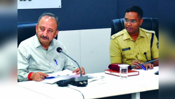 ચૂંટણી અધિકારી ની બેઠક