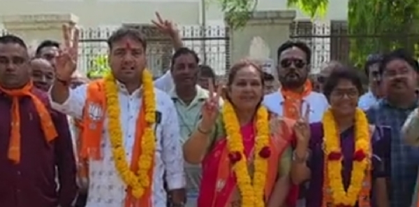 પાટણ નગરપાલિકા ચૂંટણીમાં ઉમેદવારીના અંતિમ દિવસે ભારે હલચલ પાટણ નગરપાલિકા ચૂંટણીમાં ઉમેદવારીના અંતિમ દિવસે ભારે હલચલ