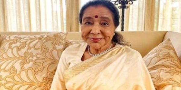 આશા ભોંસલેની તબિયત લથડી, કાર્ડિયાક એરેસ્ટ બાદ હોસ્પિટલમાં દાખલ