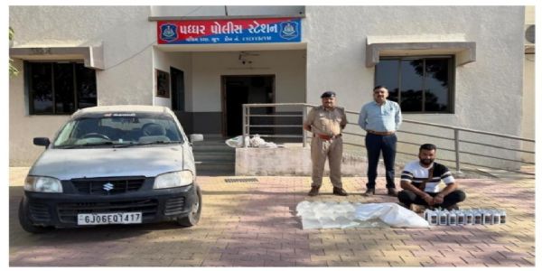 કચ્છમાં પોલીસનો કડક પ્રહાર: કાર સાથે વિદેશી-દેશી દારૂનો જથ્થો જપ્ત, એક આરોપી ઝડપી