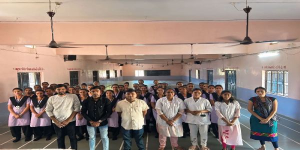 દિવ્યાંગ સ્ટાફ નર્સ સહિત ત્રણ નર્સોની પ્રશંસનીય પહેલ : એલિસ નર્સિંગ કોલેજમાં આરોગ્ય શિક્ષણ કાર્યક્રમ યોજાયો.