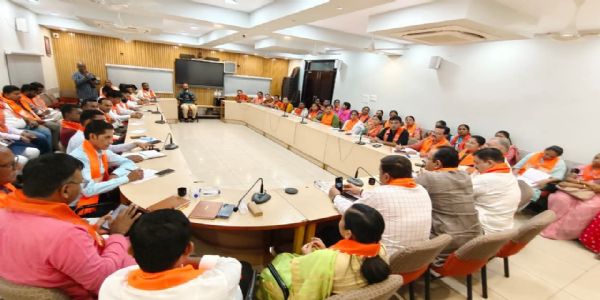 ભાવનગરમાં ભાજપની સ્થાનિક સ્વરાજ ચૂંટણીલક્ષી બેઠક યોજાઈ.