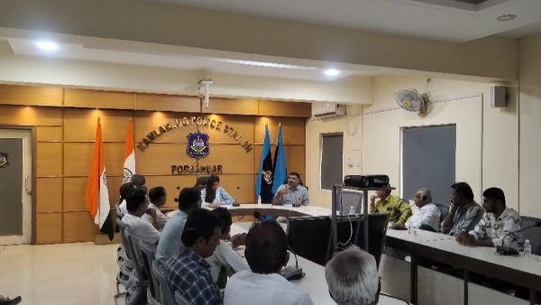 આંબેડકર જયંતિ પૂર્વે પોલીસ દ્વારા શાંતિ સમિતિની બેઠક યોજાઈ.