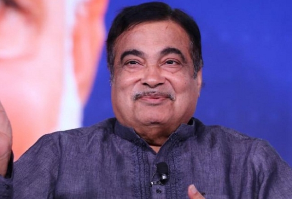 કેન્દ્રીય માર્ગ પરિવહન અને ધોરીમાર્ગ મંત્રી નીતિન ગડ઼કરી