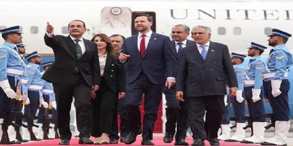 હોર્મુઝ નાકાબંધી લાગુ થતાં ઈરાને વલણ નરમ કર્યું, અમેરિકા પણ અચકાયું, આવતીકાલે વાટાઘાટો શરૂ થઈ શકે છે