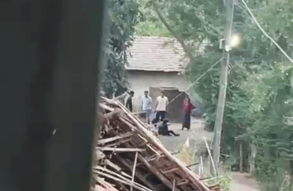 વાલિયા તાલુકાના રાજપરા ગામે એક આદિવાસી યુવાન ઉપર ત્રણ મુસ્લિમ લાકડીથી તૂટી પડ્યા વાલિયા તાલુકાના રાજપરા ગામે એક આદિવાસી યુવાન ઉપર ત્રણ મુસ્લિમ લાકડીથી તૂટી પડ્યા