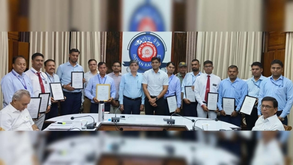 રેલકર્મીઓનું સન્માન