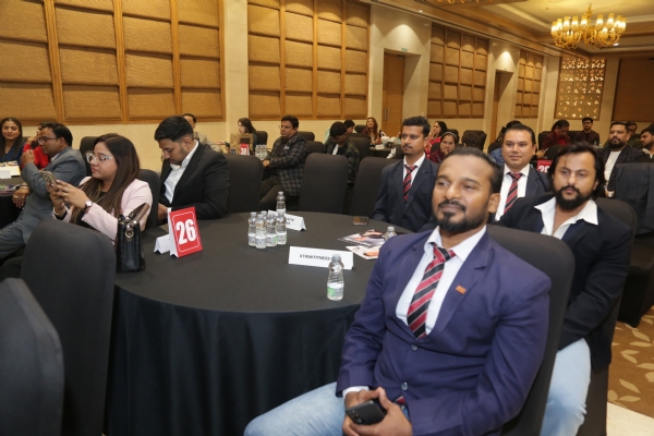 ફિટનેસ આઈકોના હસ્તે પોરબંદરની એક્સ્ટ્રીમ ફિટનેસ કેરને એવોર્ડ એનાયત.