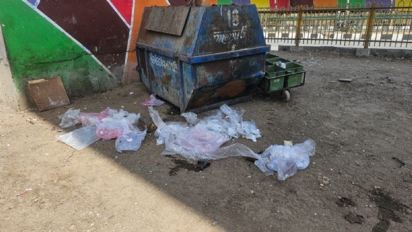 પોરબંદર મહાનગરપાલિકા દ્વારા જાહેરમાં કચરો ફેંકનાર સામે દંડાત્મક કાર્યવાહી.