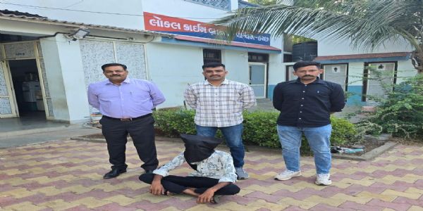 નાસતા ફરતા લૂંટના આરોપીને એલસીબી એ દબોચ્યો – રેહા ત્રણ રસ્તા પરથી ઝડપાયો યુવક