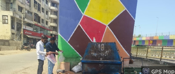 પોરબંદર મહાનગરપાલિકા દ્વારા જાહેરમાં કચરો ફેંકનાર સામે દંડાત્મક કાર્યવાહી.