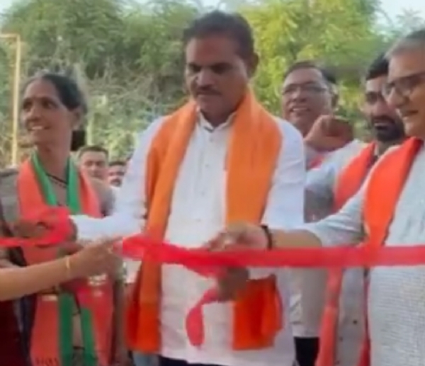 ચાણસ્મા તાલુકાના વડાવલી ખાતે ભાજપના મધ્યસ્થ કાર્યાલયના ઉદ્ઘાટન પ્રસંગે પૂર્વ ગૃહમંત્રી રજની પટેલે કોંગ્રેસના આક્ષેપોને પાયાવિહોણા ગણાવ્યા ચાણસ્મા તાલુકાના વડાવલી ખાતે ભાજપના મધ્યસ્થ કાર્યાલયના ઉદ્ઘાટન પ્રસંગે પૂર્વ ગૃહમંત્રી રજની પટેલે કોંગ્રેસના આક્ષેપોને પાયાવિહોણા ગણાવ્યા