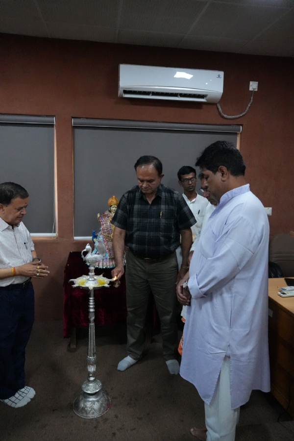 સોમનાથ સંસ્કૃત યુનિવર્સિટી, વેરાવળ પરિસરમાં કુલપતિ અભિનંદન સમારોહનું આયોજન