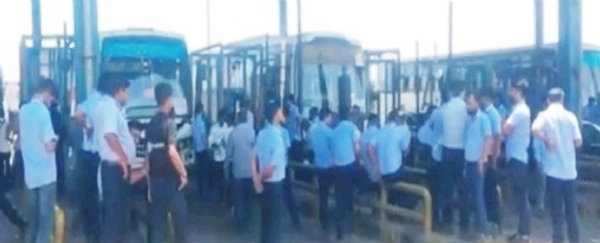 ભરૂચ ટોલ પ્લાઝા પર સ્થાનિક વાહનો પાસે ટોલ વસૂલાતના મુદ્દે NH-48 પર ચક્કાજામ