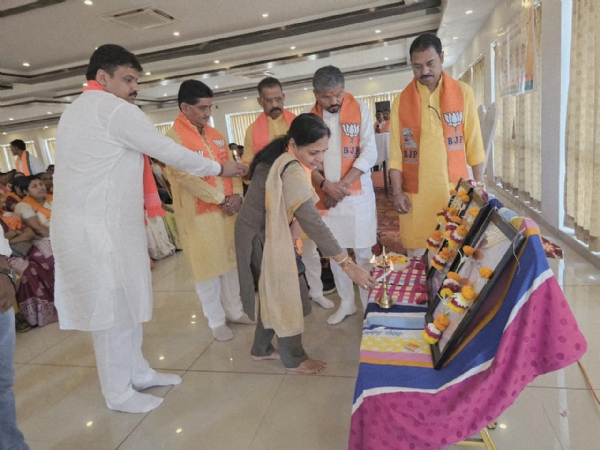 ભાજપા પદઅધિકારીઓ ભાજપા પદઅધિકારીઓ