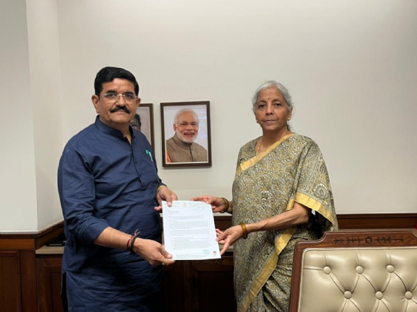 એશિયાની સૌથી મોટી ઊંઝા APMCમાં રોકડ અછત, સાંસદ હરિભાઈ પટેલે નાણામંત્રી સમક્ષ ઉઠાવ્યો મુદ્દો