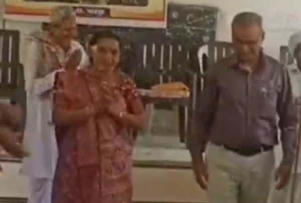 ચંદ્રુમાણા ગામની ગૌરી વિદ્યાલયમાં લાંબા સમયથી સેવા આપનાર શિક્ષક રમેશભાઈ પટેલ  નિવૃત્ત થતા ભાવભેર વિદાય