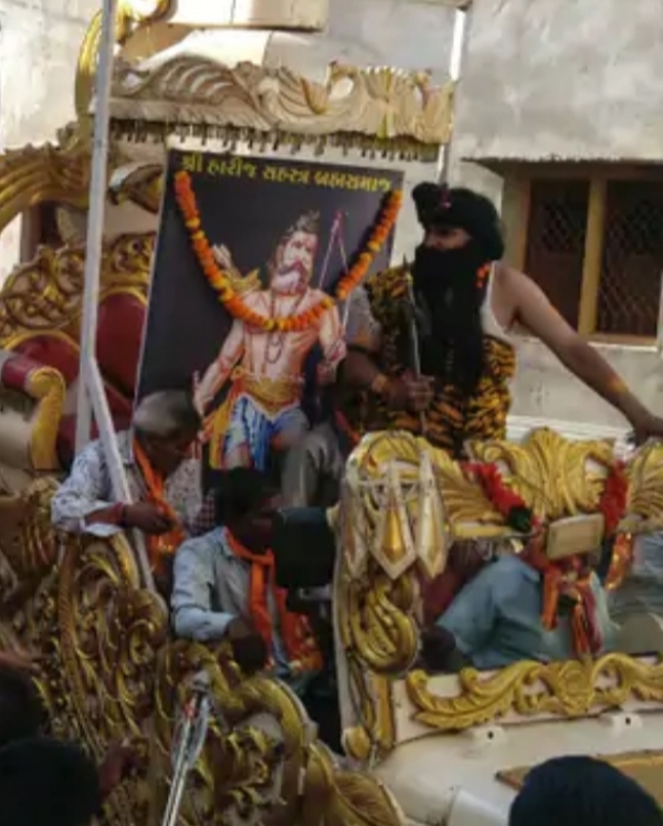 હારીજ ખાતે ભગવાન શ્રી પરશુરામ જન્મજયંતિ નિમિત્તે સમસ્ત બ્રહ્મ સમાજ દ્વારા ભવ્ય શોભાયાત્રાનું આયોજન કરવામાં આવ્યું.